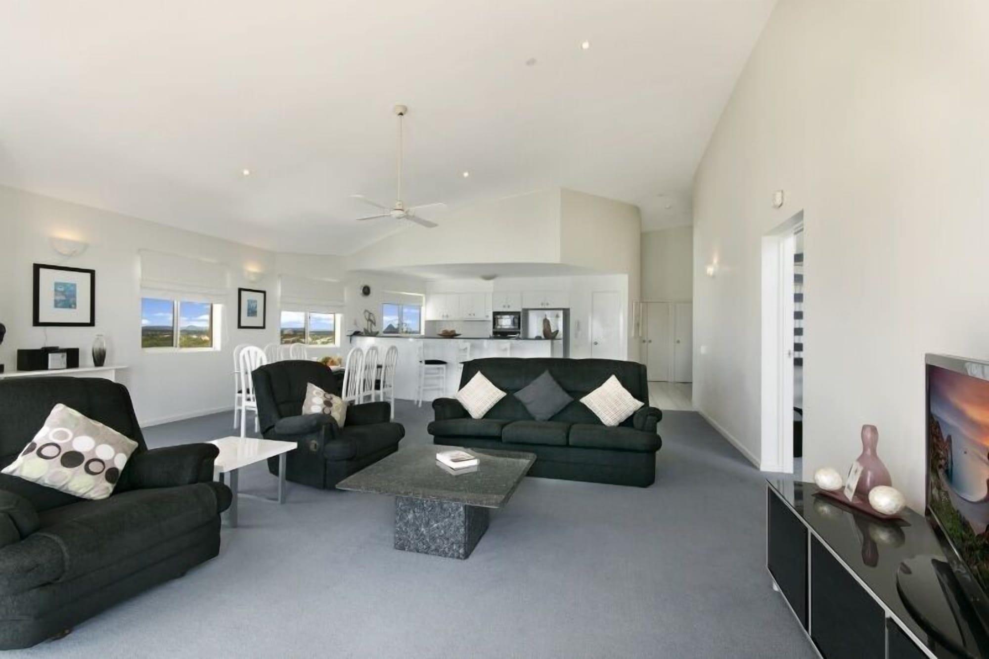 Riviere On Golden Beach Caloundra Exterior photo
