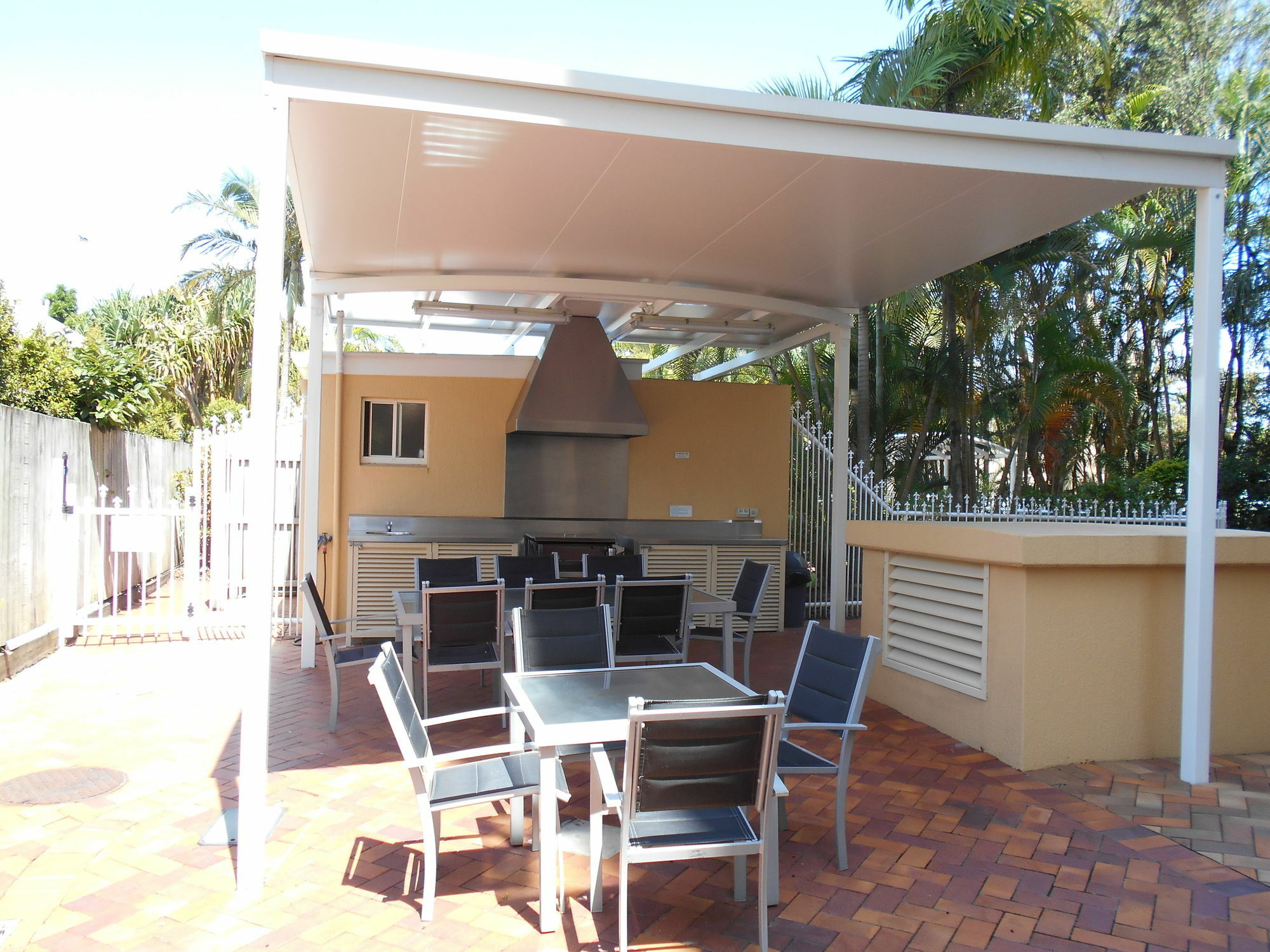 Riviere On Golden Beach Caloundra Exterior photo
